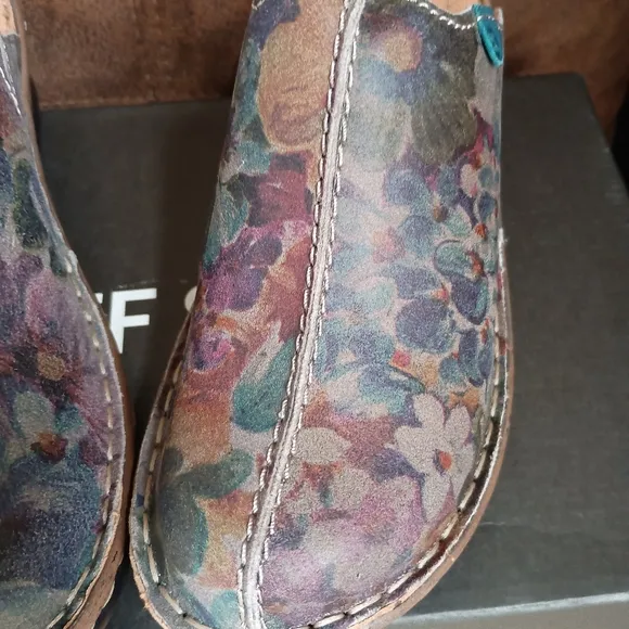 NWT Josef Seibel Women's Catalonia 51 Graphite Slip-On Clogs - Multicolo…