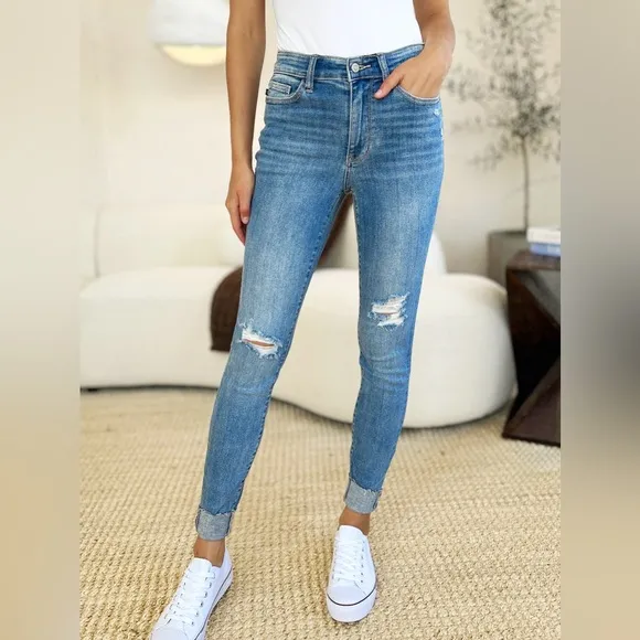 NWT Judy Blue PLUS   REG Size Mid Rise Destroyed &amp; Cuffed Skinny Jeans