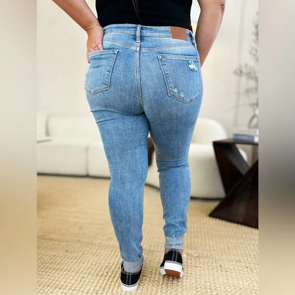 NWT Judy Blue PLUS   REG Size Mid Rise Destroyed &amp; Cuffed Skinny Jeans