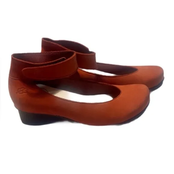 NWT Loints of Holland Sydney Mary Jane wedge heel Suede Velcro strap 36