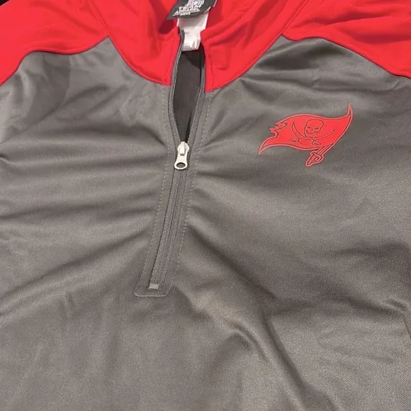 NWT [Outerstuff] Tampa Bay Buccaneers NFL Performance 1/4 Zip Pullover Men’s XL