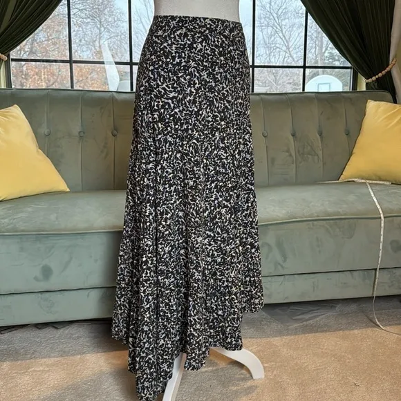 NWT Scotch &amp; Soda Asymmetric black and white tiered skirt. Size medium