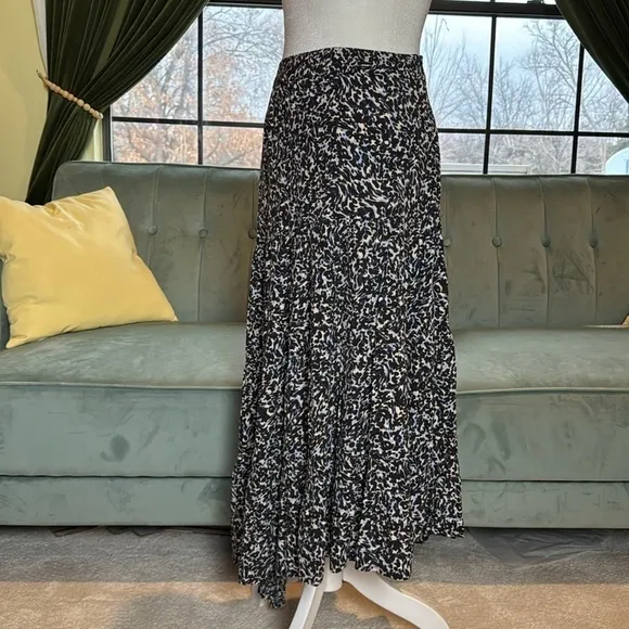 NWT Scotch &amp; Soda Asymmetric black and white tiered skirt. Size medium
