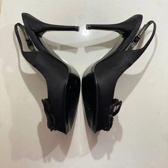NWT Stuart Weizman 4” black satin heels w/flower. Superbow Satin Pumps w/ Tags