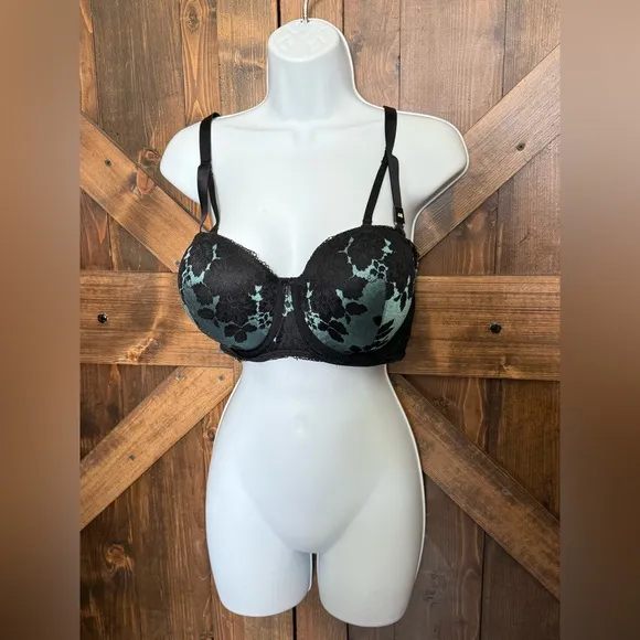 NWT TORRID Curve Bombshell Everyday Strapless Push-Up Bra Size 44B