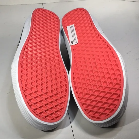 NWT Vans Chukka L Skateboard Shoes in Tie Dye and Black Men’s 10.5