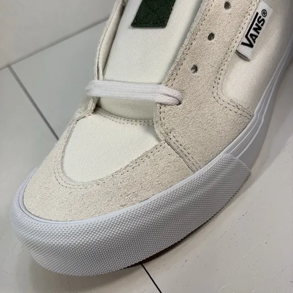 NWT Vans Chukka Low Top Skateboard Shoes Men’s 11.5