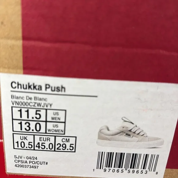 NWT Vans Chukka Low Top Skateboard Shoes Men’s 11.5