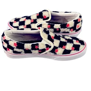 NWT Vans Classic Slip On Pink &amp; Black Sherpa Sz 6.5/7 Women