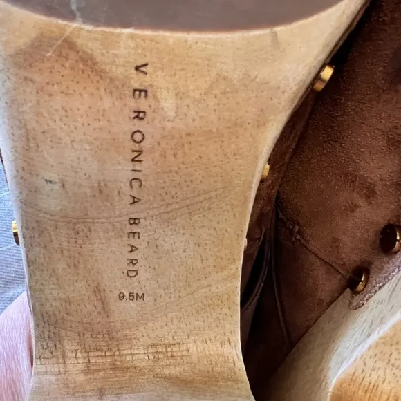 NWT VERONICA BEARD Sz 9.5 Dacey Pecan Lt Brown Suede Heel Clogs Mules Orig$400