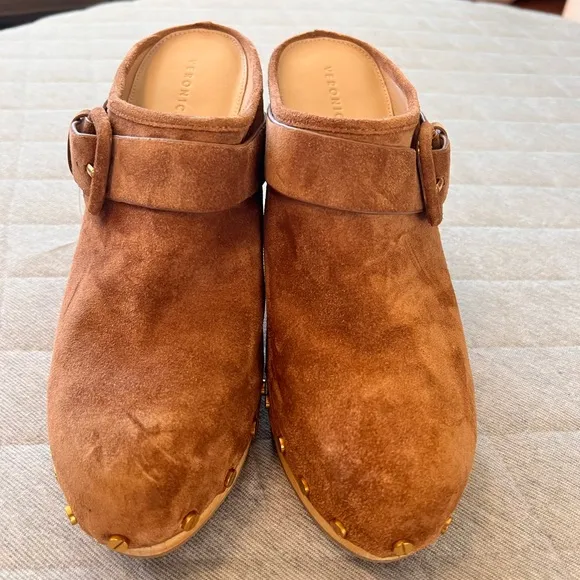 NWT VERONICA BEARD Sz 9.5 Dacey Pecan Lt Brown Suede Heel Clogs Mules Orig$400