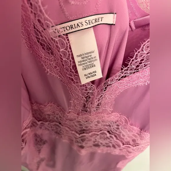 NWT VICTORIA'S SECRET Lace-Trim Satin Set Long Robe Size M/L Nightgown MSRP $190