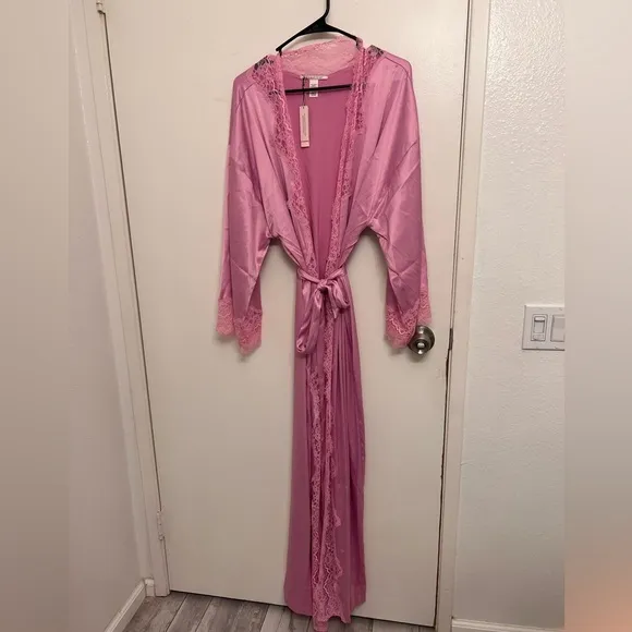 NWT VICTORIA'S SECRET Lace-Trim Satin Set Long Robe Size M/L Nightgown MSRP $190