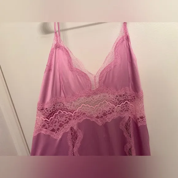 NWT VICTORIA'S SECRET Lace-Trim Satin Set Long Robe Size M/L Nightgown MSRP $190