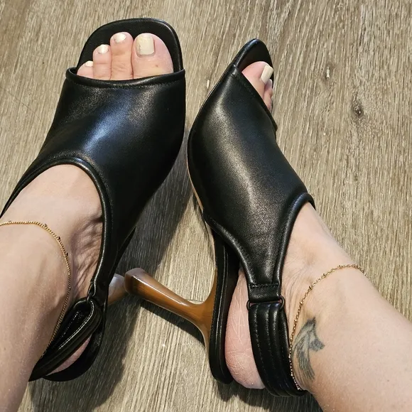 NWT Vince Quest open toe slingback heels