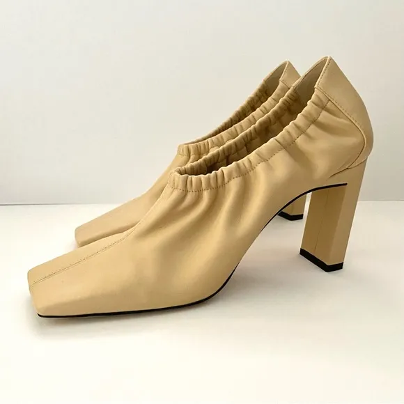NWT: WANDLER  Mia Leather Nude Cashew Heeled Mules EU 39 Women (US 9 Women)