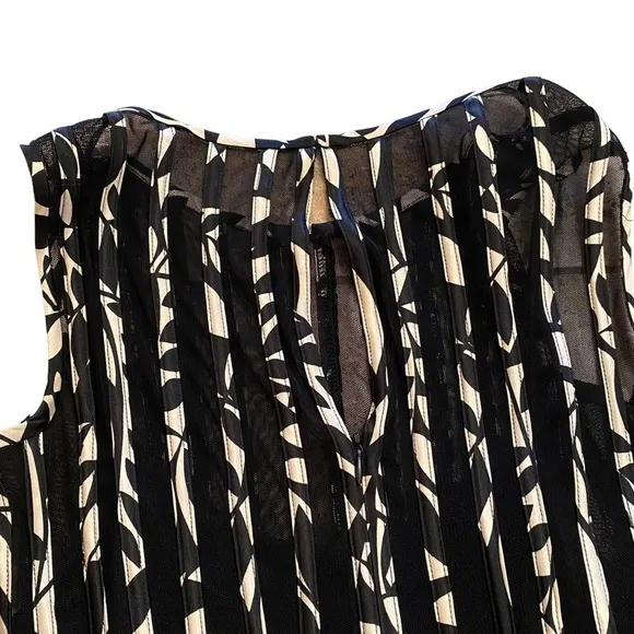NWT XSCAPE Black White Floral Stripe Sleeveless Fit &amp; Flare Dress Womens 6 X7509