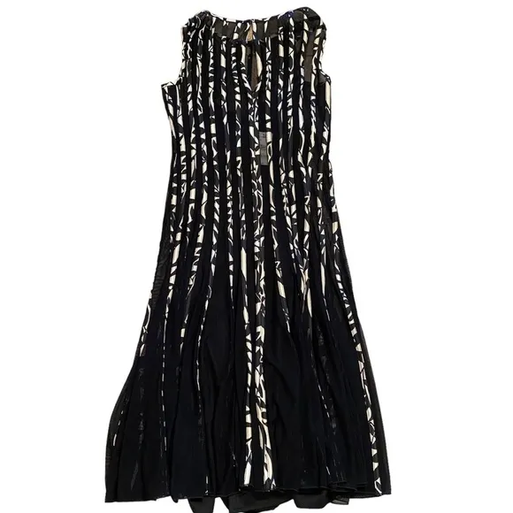 NWT XSCAPE Black White Floral Stripe Sleeveless Fit &amp; Flare Dress Womens 6 X7509