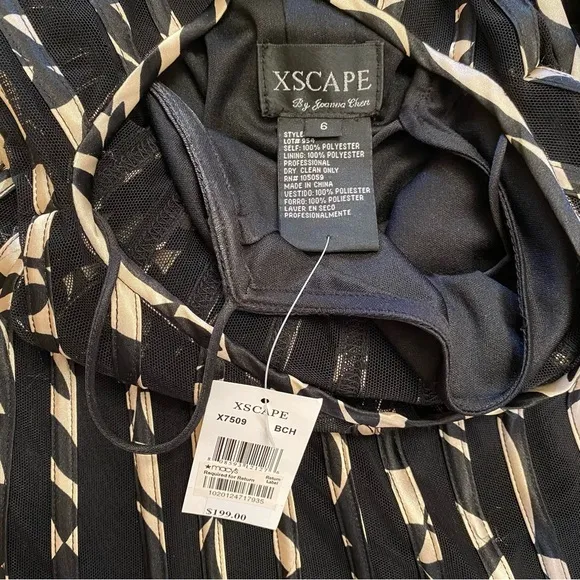 NWT XSCAPE Black White Floral Stripe Sleeveless Fit &amp; Flare Dress Womens 6 X7509