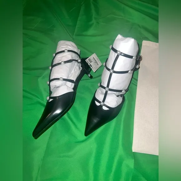 NWT Zara Sling Back Kitten Heels with Pearl Detailing size 38