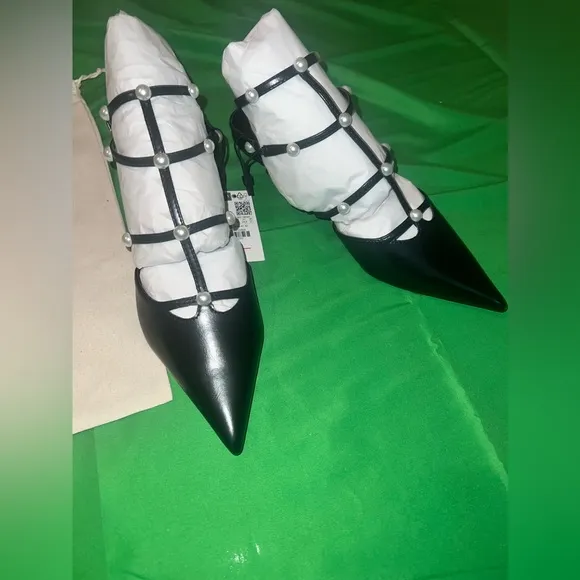 NWT Zara Sling Back Kitten Heels with Pearl Detailing size 38
