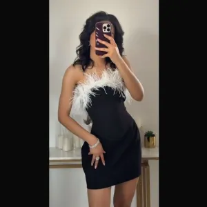 NWT ZARA mini dress with feathers contrast white and black