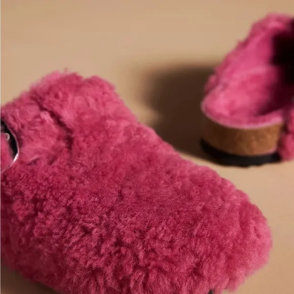 ❄️NWT🩷Birkenstock Boston Shearling Teddy Clogs Silver Big Buckle Fuchsia ✨