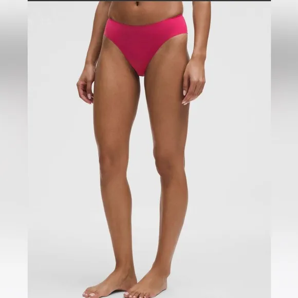 NWT!🍋🍋Lululemon InvisiWear Mid-Rise Bikini Underwear 3 pack🍋🍋. Size Small.
