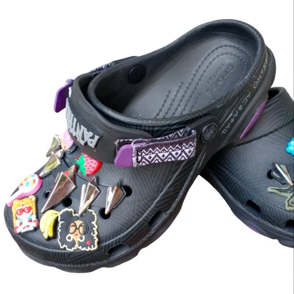💥Offers Welcome💥CROCS Kids Marvel Black Panther Classic Clogs from Finish Line