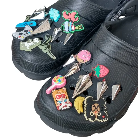 💥Offers Welcome💥CROCS Kids Marvel Black Panther Classic Clogs from Finish Line
