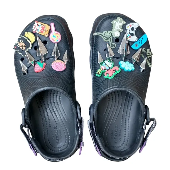 💥Offers Welcome💥CROCS Kids Marvel Black Panther Classic Clogs from Finish Line