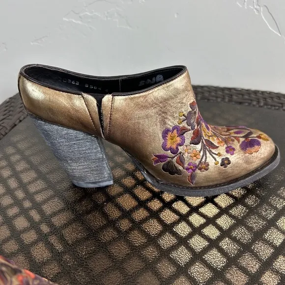 Old Gringo Sora HH Slip On Western Floral Embroidered Heeled Mules Size 8.5B