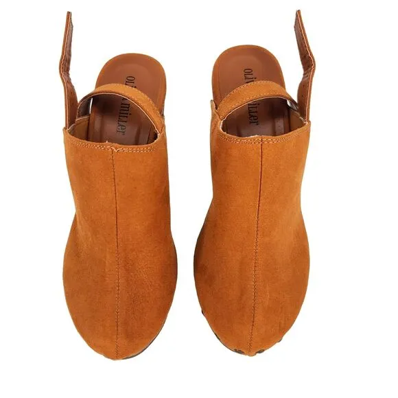 Olivia Miller Studded Lia Clog Heel Cognac Size 8