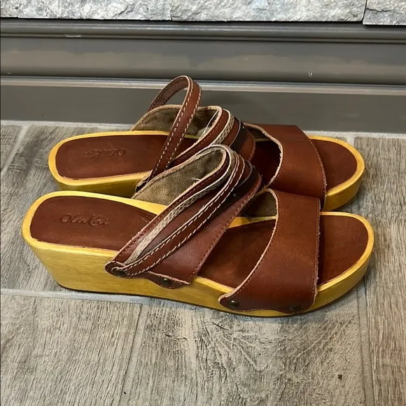 Olukai Brown Kamala Leather clogs with wooden wedge heels size 7