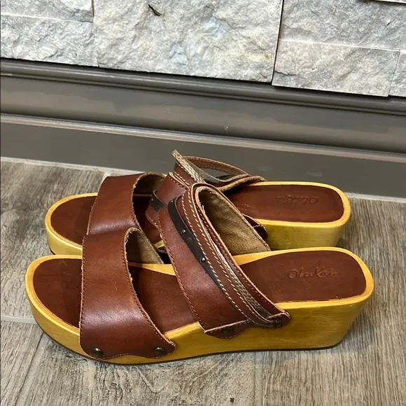 Olukai Brown Kamala Leather clogs with wooden wedge heels size 7