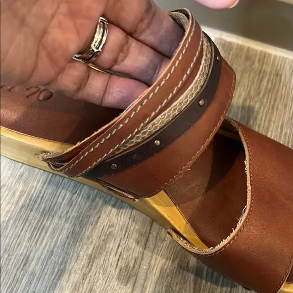 Olukai Brown Kamala Leather clogs with wooden wedge heels size 7