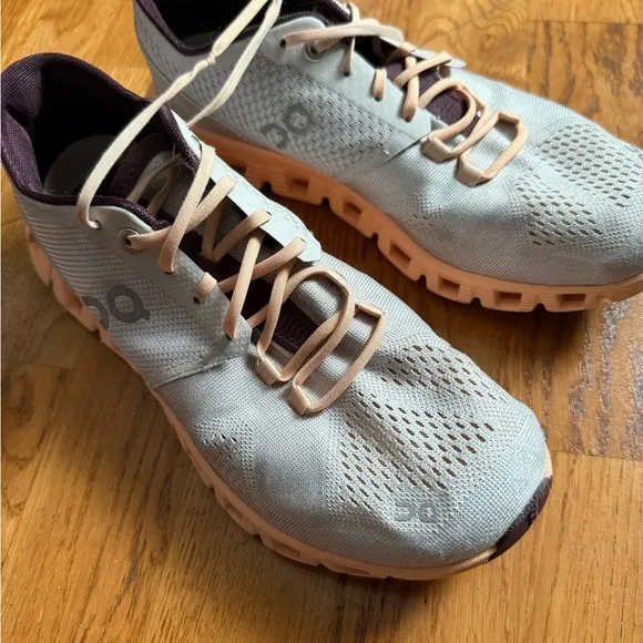 On Cloud Running Athletic Shoes White and Orange Streamlined Design