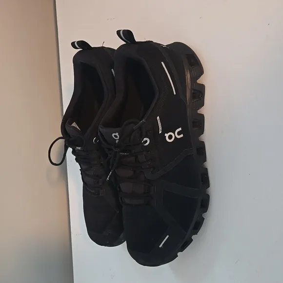 On Cloud Waterproor Running Men's Black Shoes