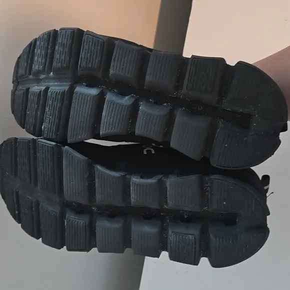 On Cloud Waterproor Running Men's Black Shoes