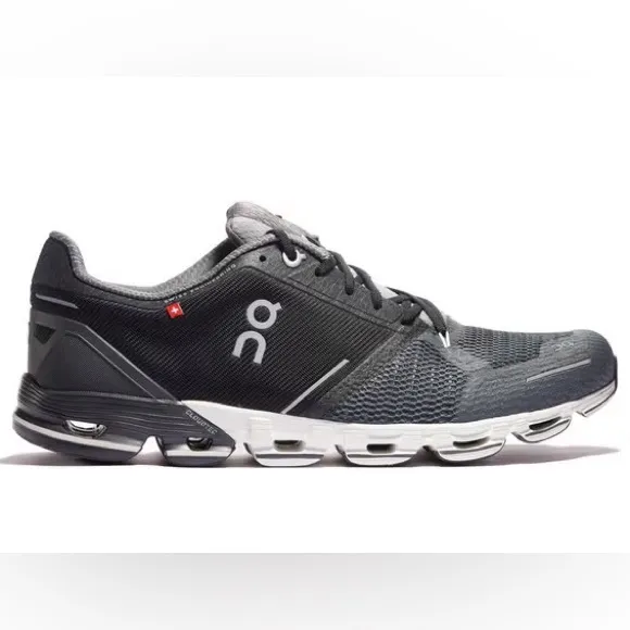 On Cloudflyer Women’s Running Shoes Black/White Size 9.5