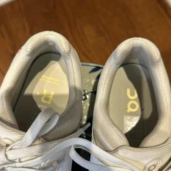 On Running Advantage x The Roger Tennis Shoe