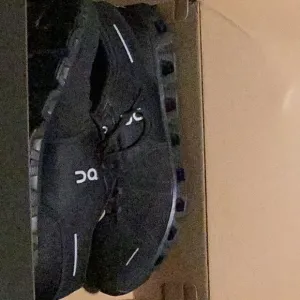 ON Running Black Athletic Shoes