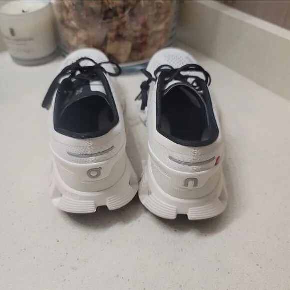 On Running Cloud 5 Women’s Running Shoes Size 6 White NEW