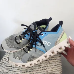On Running Cloud X Shift Running Shoes Womens Size 11 Blue