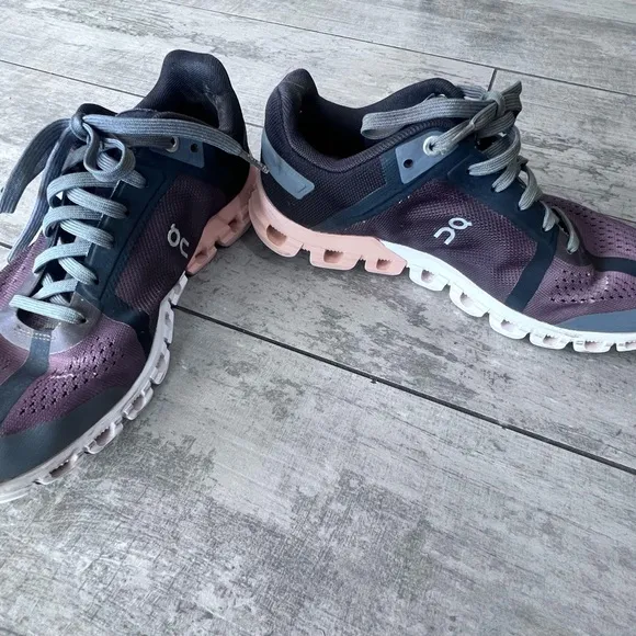 On Running Women's Running Shoes - Purple and Gray 7.5