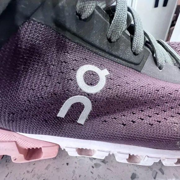 On Running Women's Running Shoes - Purple and Gray 7.5