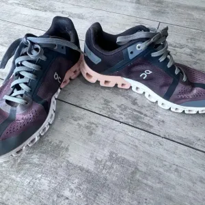 On Running Women's Running Shoes - Purple and Gray 7.5