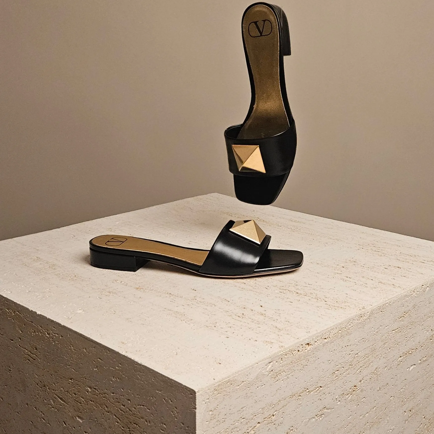 One Stud Flat Mule
