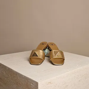 One Stud Flat Mule