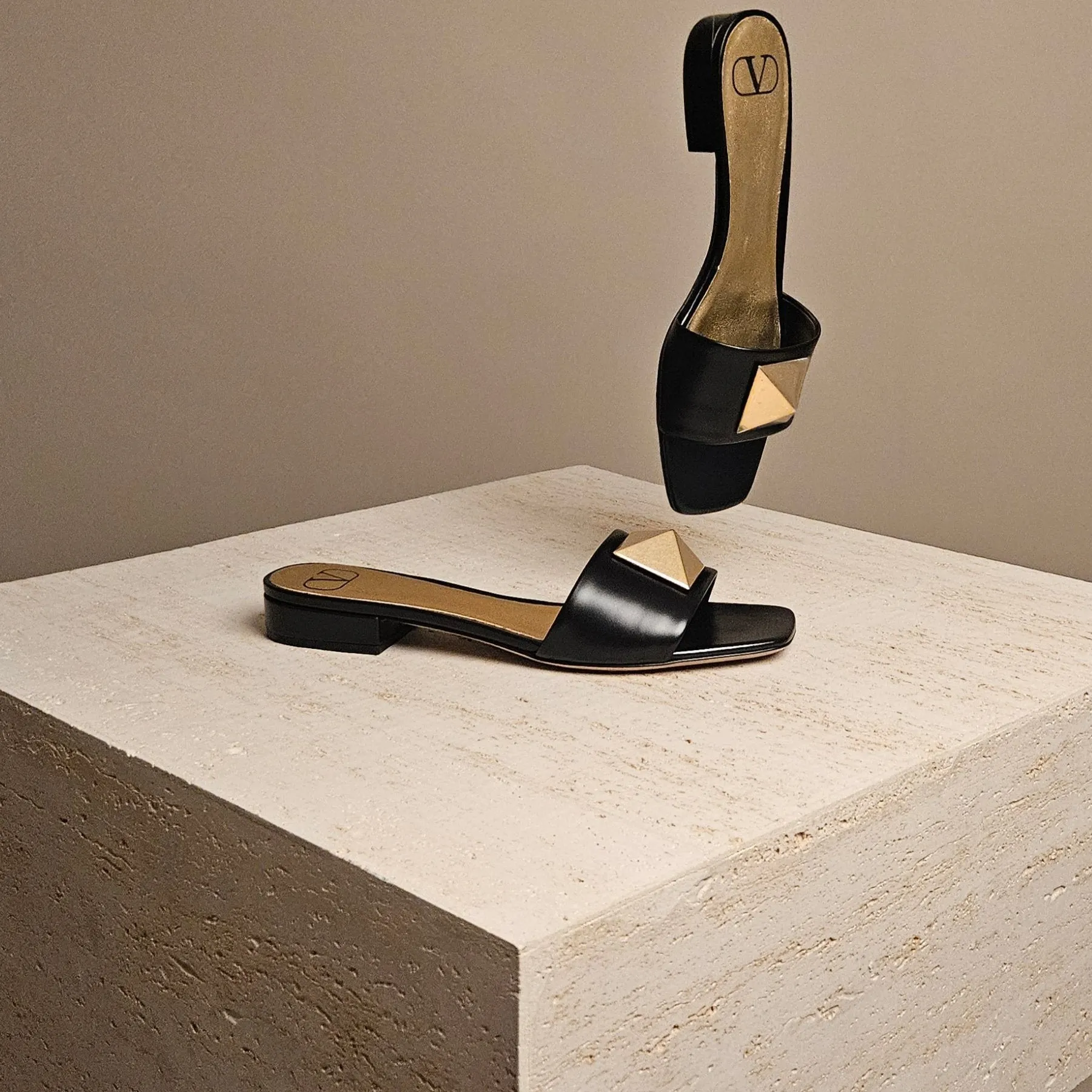One Stud Flat Mule